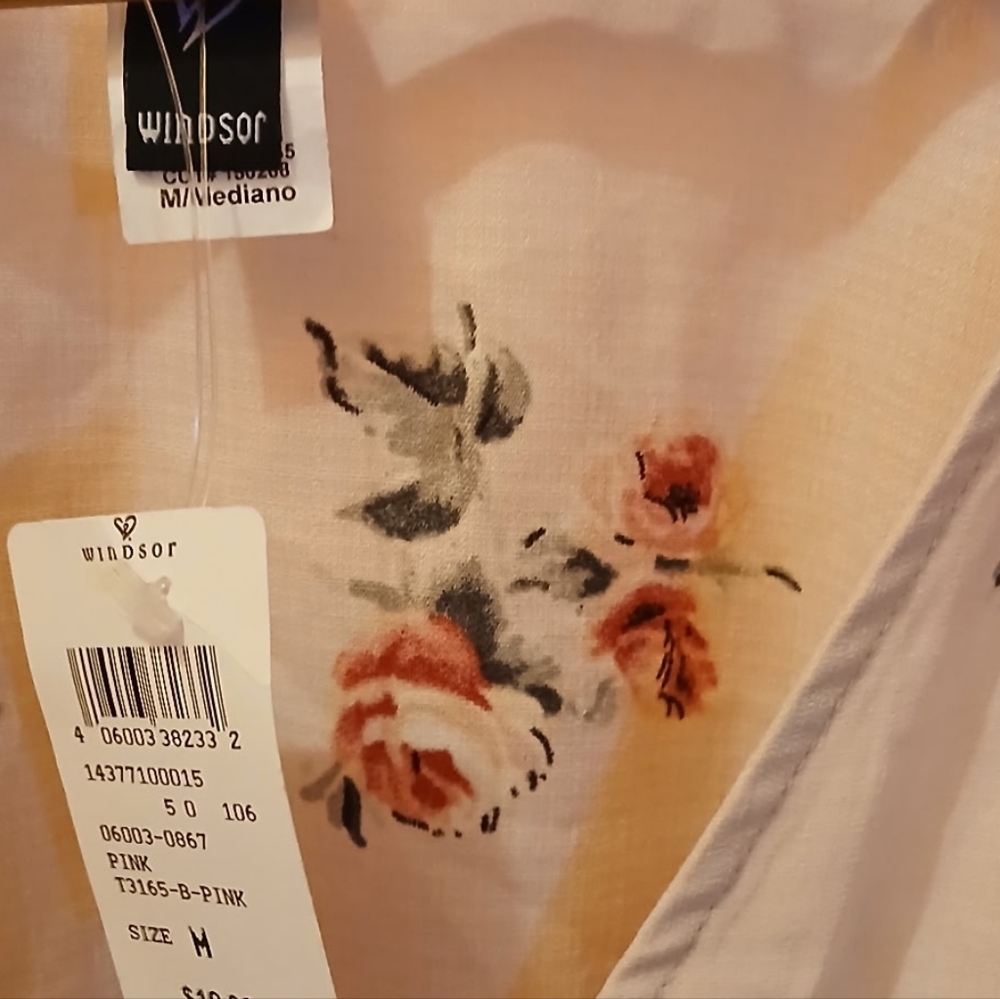 Windsor Floral Blush Wrap Crop Top - Picture 3 of 5